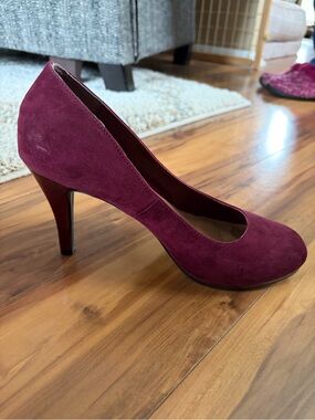 Women's Burgundy Suede High Heel Pump